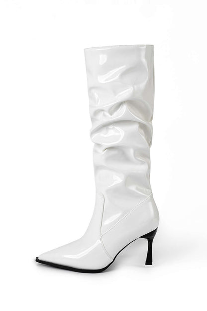 Botas de cuero sintético con pliegues y punta afila